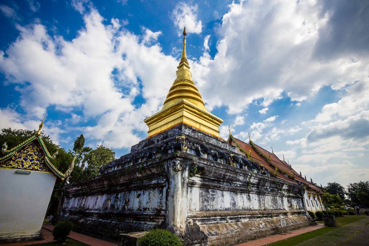 พระธาตุช้างค้ำ.jpg