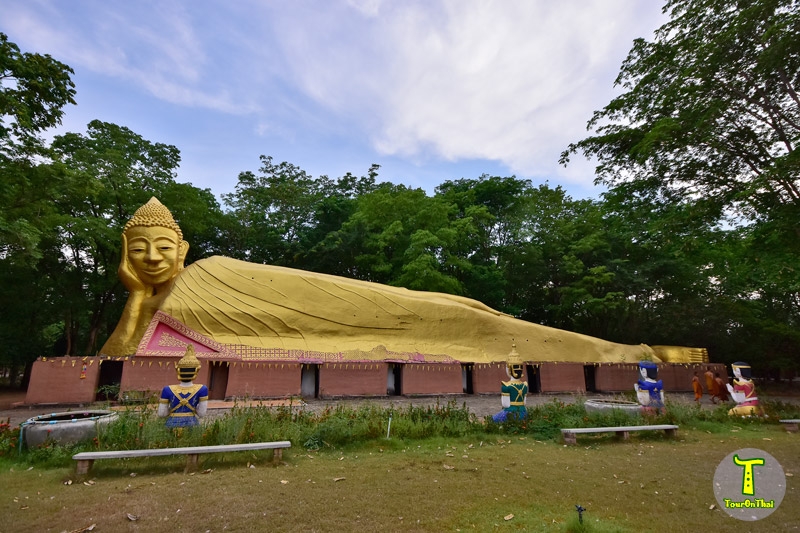 พระธาตุหนองสามหมื่น.jpg