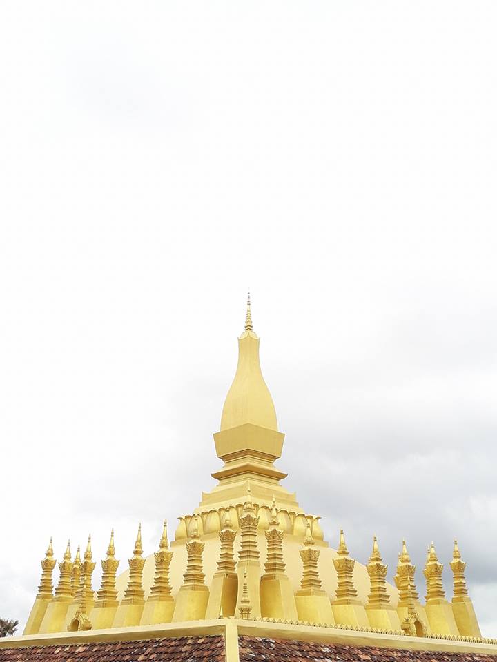 พระธาตุหลวงเวียงจัน.jpg