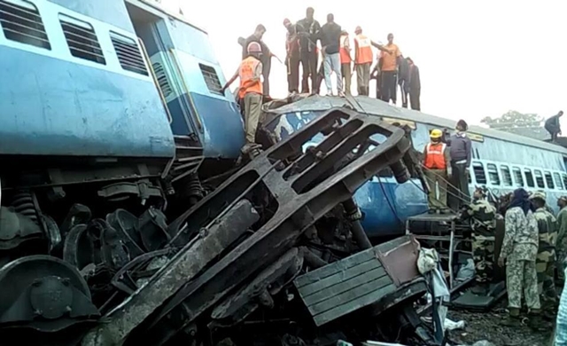 39-dead-67-injured-after-Hirakhand-Express-derails-in-Andhra-Pradesh.jpg