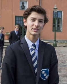 a60656fb378cb2d8424eacfeea69f647--danish-royalty-prince.jpg