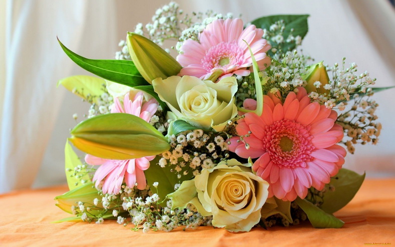 flowers_Composition_bouquet_roses_lilies_gerbera_flower_1920x1200.jpg