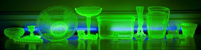 seline-glassware-glowing-under-a-few-uv-black-lights-photo-by-realfintogive-cc-by-sa-3-0-640x162.jpg